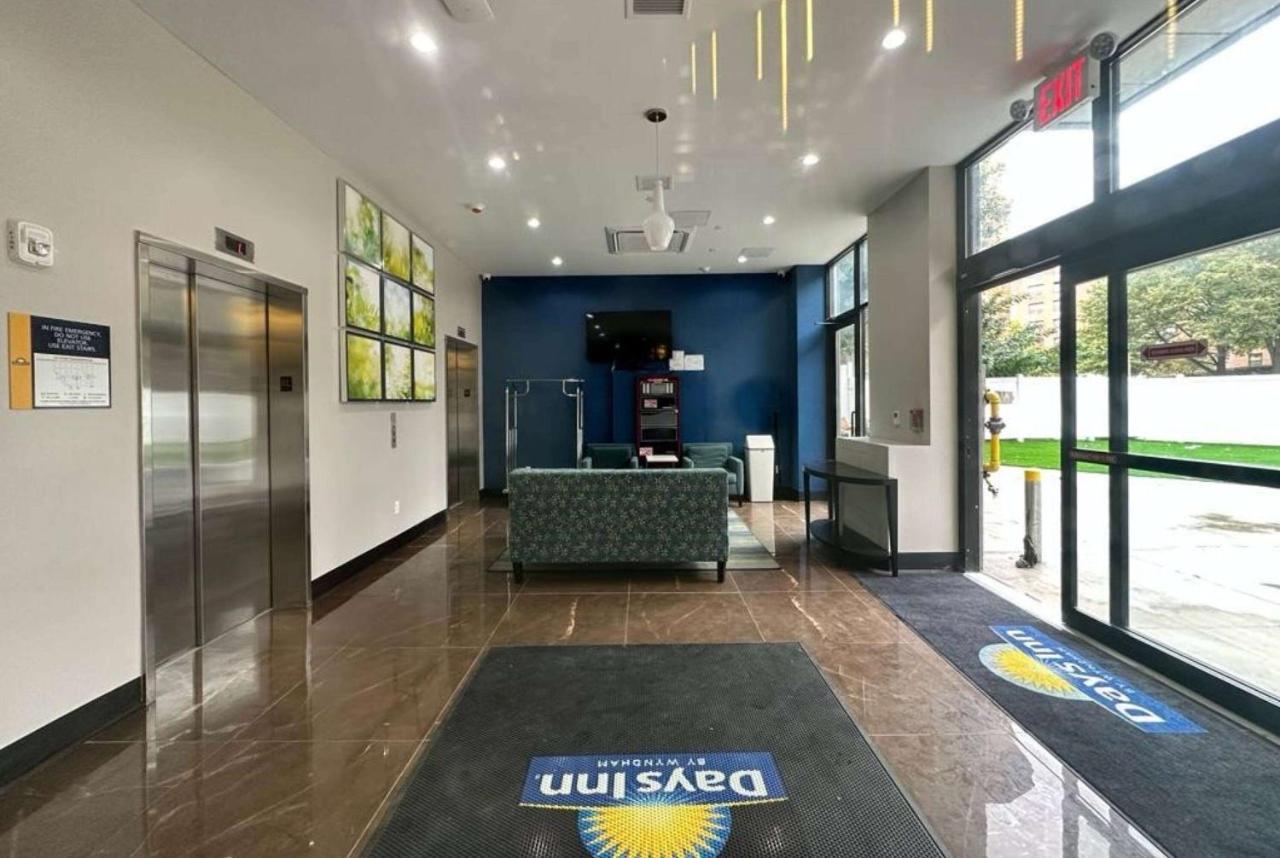 Days Inn By Wyndham Brooklyn Eastern Parkway New York Eksteriør bilde